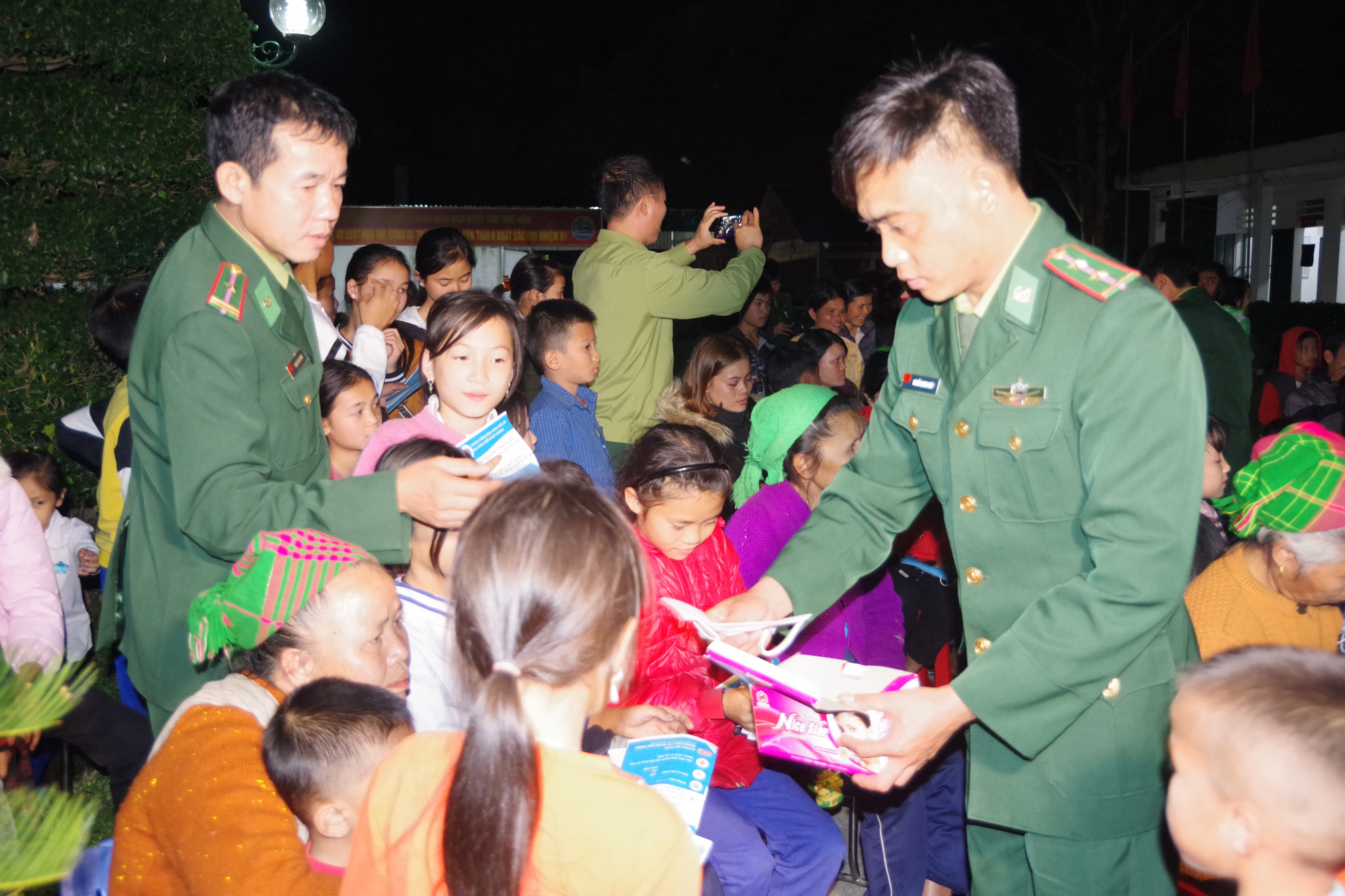 BĐBP Nghệ An tuyên truyền lưu động phòng, chống dịch viêm phổi cấp do virus Corona